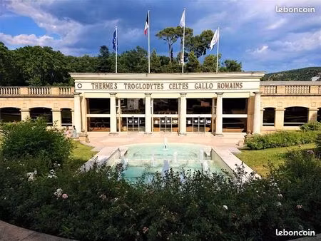 grand t2 en rez de villa 44 m² avec terrasse ensouillée au devant la location - parking pr