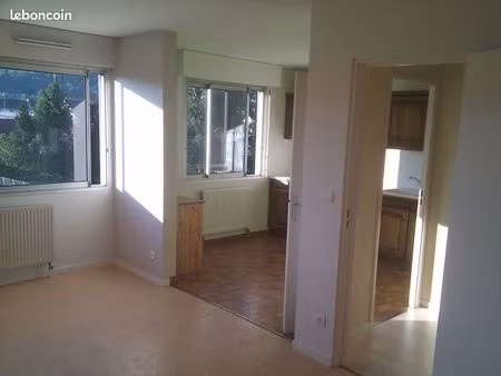 t2 studio a louer résidence calme