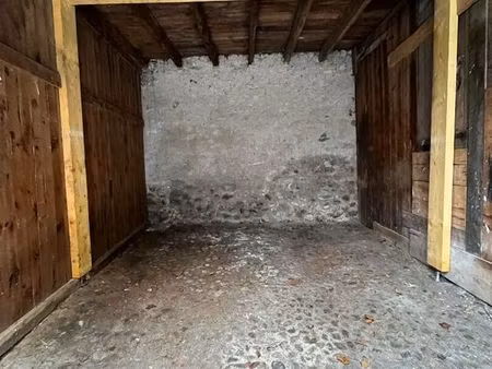 parking/box 19 m² aurillac