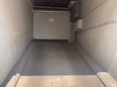 place de parking proche gare et sécurisée