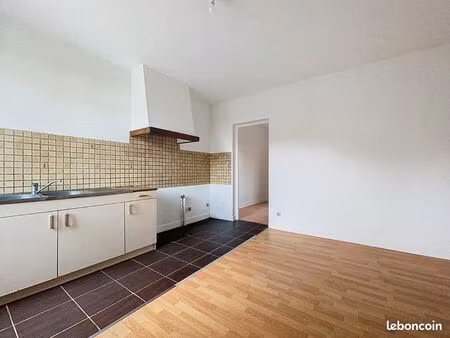 appartement 1 piece 28 m2 rdc