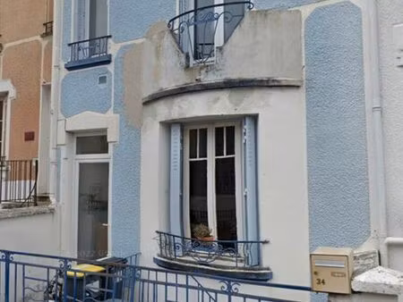 vichy maison 2 chambres + atelier + jardin