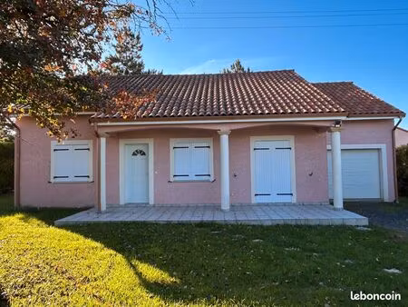 villa récente avec garage jardin clos et arboré