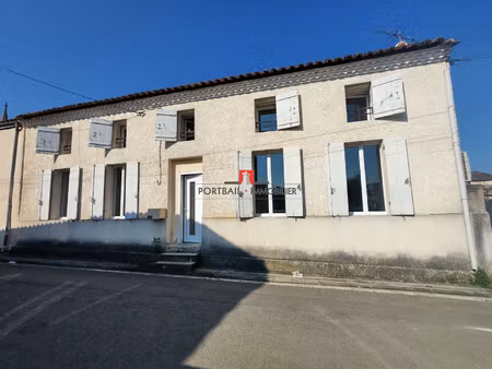 maison 3 chambres cour