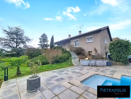 maison de 200 m² au sol - vue magnifique - grand jardin