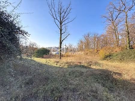 terrain constructible de 2789 m²