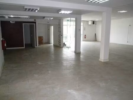 local commercial à louer