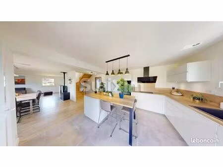 villa 6 pièces 201 m²