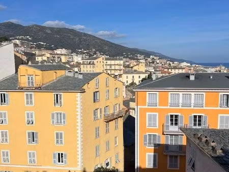 grand f2 charmant dans centre bastia