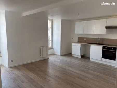 t2 neuf + box hyper-centre