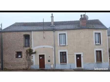 a vendre a chassignelle grande maison de village