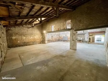 ? local professionnel / stockage / atelier léger – accès pl