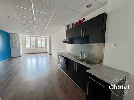 t2 loué - 5 min de senlis - 2 places de stationnement