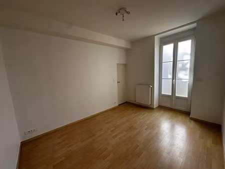 location locaux professionnels 1 pièce 12 m² à milly-la-forêt (91490)  650 €