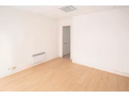 location locaux professionnels à pau (64000)  nan €