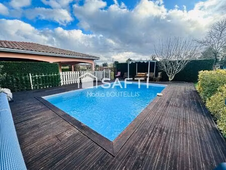 grand terrain  sous sol  piscine  4 chambres.