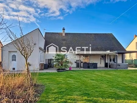 maison familiale récente de 3 chambres avec garage et dépendance