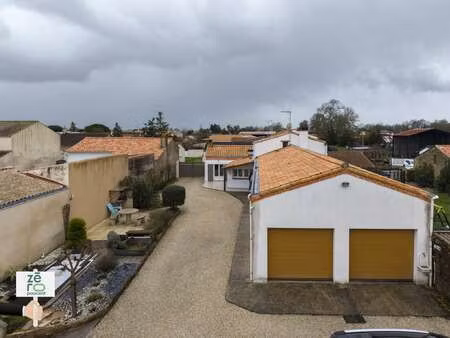 vente maison à grues (85580) : à vendre / 163m² grues