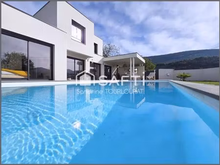 maison toit terrasse  5 chambres  jardin  piscine