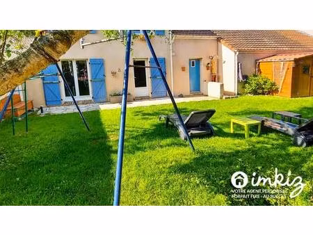 maison familiale spacieuse avec garage et jardin