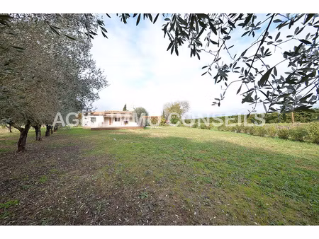 maison de plain-pied sur terrain 4000m2