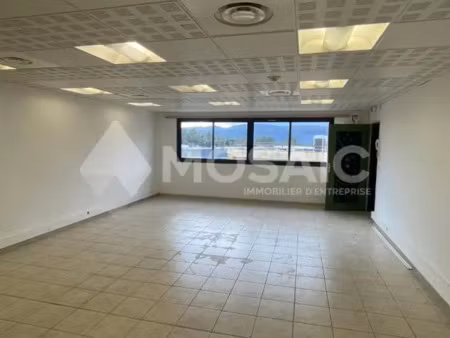 à vendre bureaux 196 m2 possibilité d'acquisition totale ou