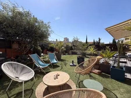 appartement de standing avec terrasse  jardin et garage