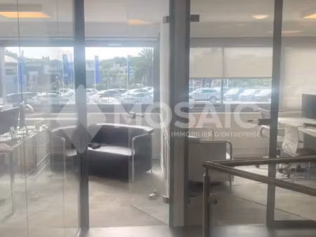 a louer local commercial 368 m2 mougins sortie autoroute