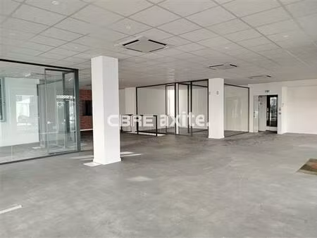 location commerce annemasse 343 m²
