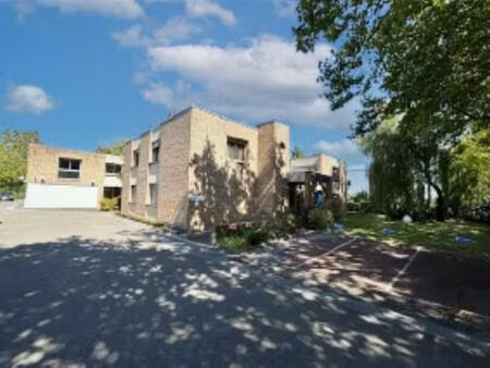 vente local d'activités buc 1 232 m²