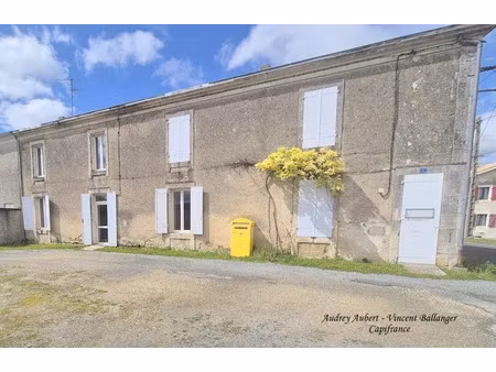 vente maison 9 pièces 240 m² à puyrolland (17380)  49 000 €
