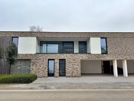 appartement te huur in lievegem met 3 slaapkamers