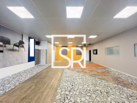 location local commercial 460m² clermont ferrand 63000