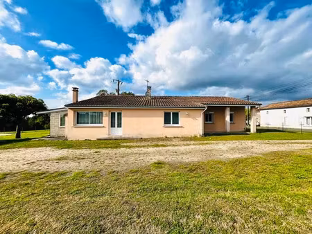 vente maison 4 pièces 121 m² à la genetouze (17360)  188 000 €