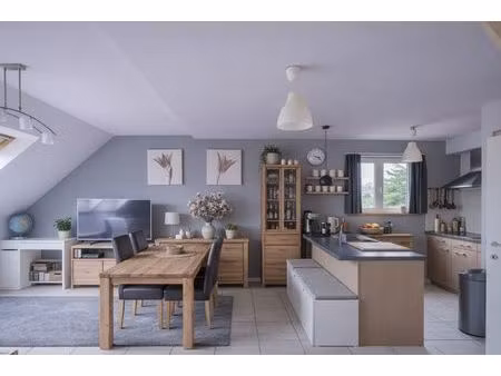 gentbrugge - licht op te frissen duplex appartement met zonneterras.