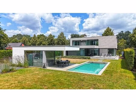 high-end instapklare woning met 4slpk  zwembad + terras!