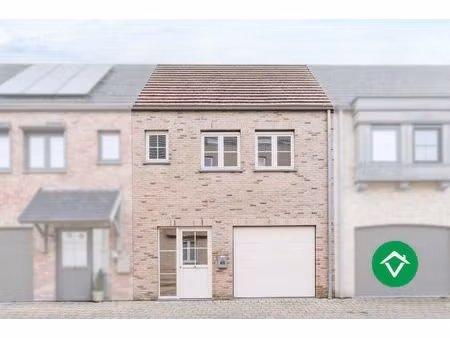 instapklare energiezuinige woning (2018) met garage en tuin in zevekote