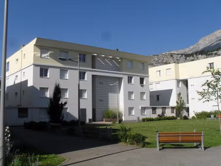 location appartement 3 pièces 66 m² à échirolles (38130)