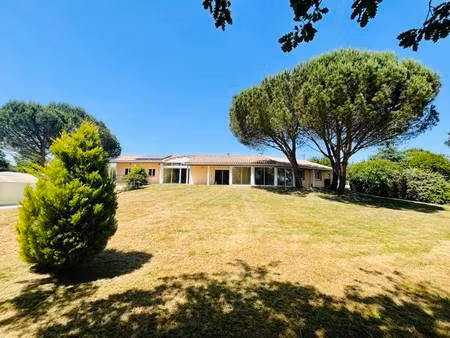 vente maison 8 pièces 225 m² montréjeau (31210)