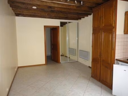 location appartement 1 pièce 27m² sens 89100