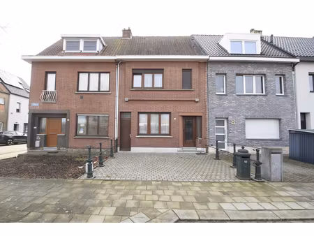 huis te koop in zwijndrecht met 3 slaapkamers