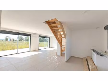 villa neuve très lumineuse de 157m² 5 chambre et terrain de 3380m² dans résidence sécurisé