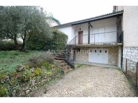 maison sur sous-sol  3 chambres  véranda  garage  jardin.