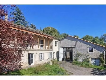 propriété avec dépendance chauffée  prairie et bois  au coeur du parc naturel...