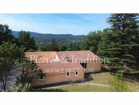 saignon  maison avec vue et un grand terrain