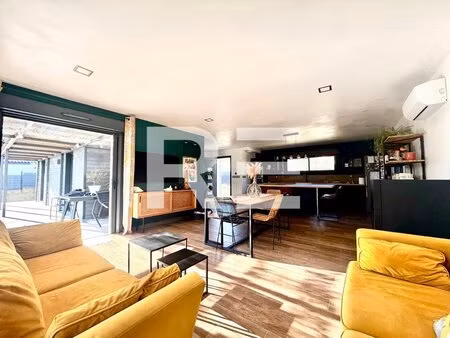 maison plain-pied contemporaine en ossature bois avec piscine et garage à clarensac