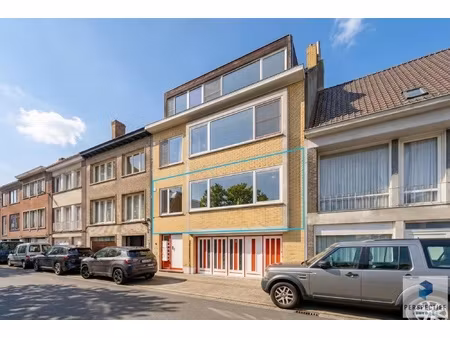 appartement te koop in sint-kruis met 2 slaapkamers