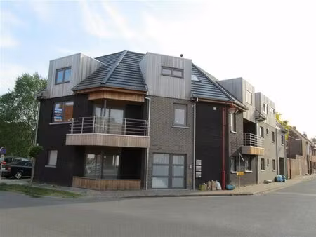 duplex appartement met 2 slaapkamers en een autostaanplaats.