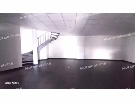 a vendre ou a louer - bureaux et showroom - saint-malo - 330 m²