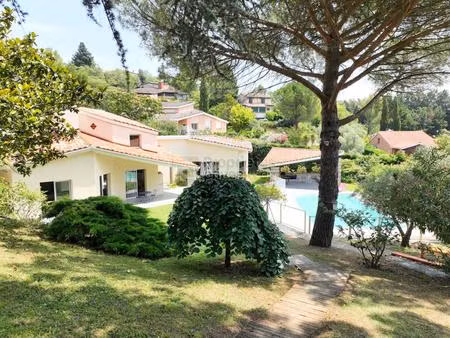 maison d'architecte avec piscine & grand garage